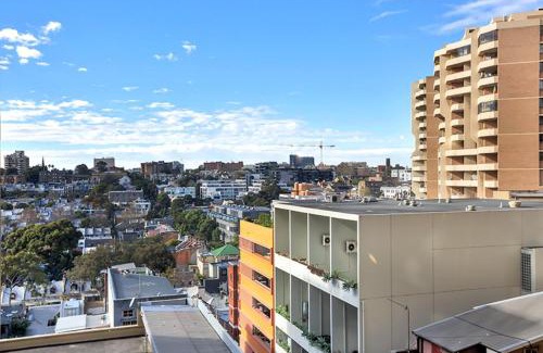Sydney Central Business District Apartment | Cosmopolitan apartment at College St