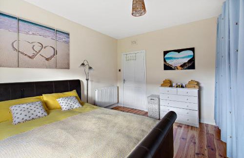 Prestonpans House | Cosy 2-BDR Apartment & 15 minutes to Edinburgh by train & Free Parking