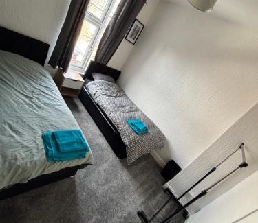 Hull House | Cosy 2-Bed Home with 5G Wi-FI