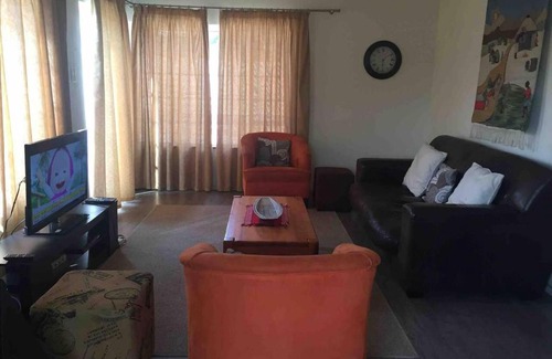 Maseru House | Cosy 2-Bed House in Maseru for perfect calm and re