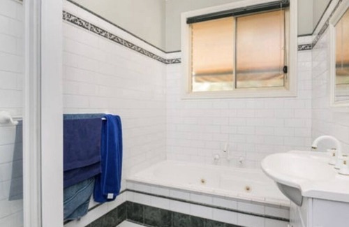 Flora Hill House | Cosy 2 bedroom unit