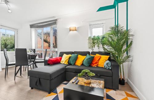 Poplar House | Cosy 3Bed- Sleeps 6 - 02 Arena Canary Wharf Station- Perfect for Contractors, Families and Groups