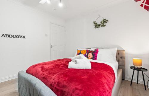 Poplar House | Cosy 3Bed- Sleeps 6 - 02 Arena Canary Wharf Station- Perfect for Contractors, Families and Groups