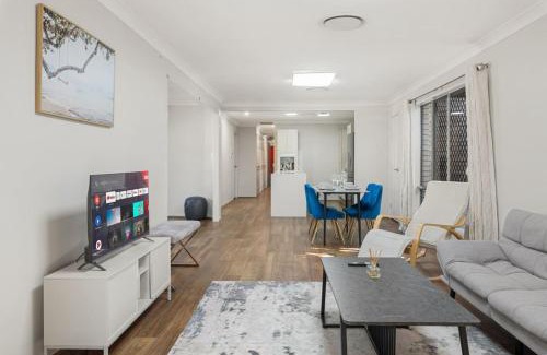 Keperra House | Cosy 4BR Home with Yard in Peaceful Keperra