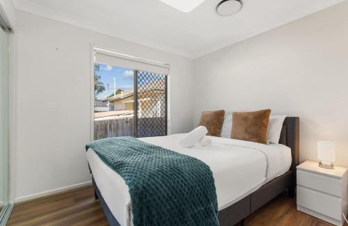 Keperra House | Cosy 4BR Home with Yard in Peaceful Keperra