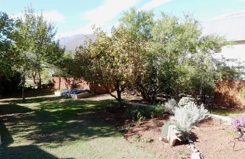 Barrydale Cottage | Cosy 6 Person Cottage With Mountain View