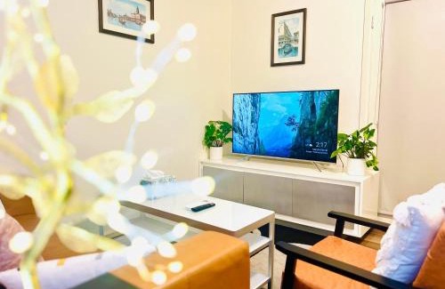 Hawthorn East Apartment | Cosy and Conveniently located 2BR Apt in Hawthorn