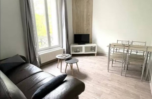 Neuilly-sur-Marne Apartment | Cosy apartment near Disneyland & Paris