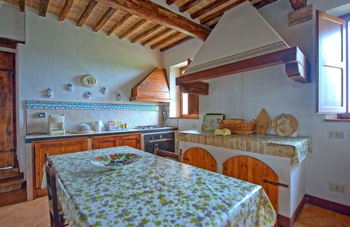 Monteroni d'Arbia Apartment | Cosy apartment for 2 guests with WIFI, pool and panoramic view, close to Siena