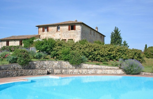 Monteroni d'Arbia Apartment | Cosy apartment for 2 guests with WIFI, pool and panoramic view, close to Siena