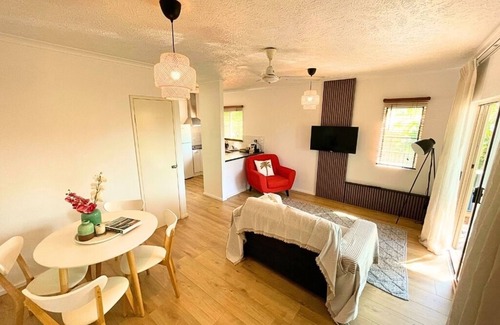 Holloways Beach Apartment | Cosy Apartment by the Beach - Holloways Beach, Cairns