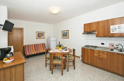 Garda Apartment | Cosy apartment for 4 guests with pool, WIFI, A/C, TV and terrace