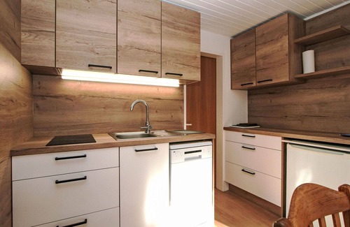 Axams Apartment | Cosy apartment for 4 people with TV, patio and pets allowed