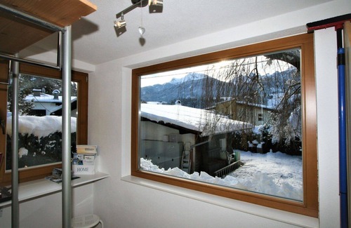 Axams Apartment | Cosy apartment for 4 people with TV, patio and pets allowed