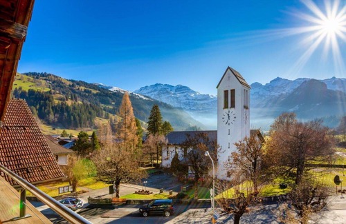 Lenk Apartment | Cosy apartment for 4 people with WIFI and balcony