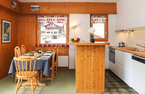 Champex-Lac Apartment | Cosy apartment for 5 guests with WIFI, TV, terrace and pets allowed