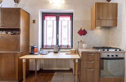 Isola Apartment | Cosy apartment for 5 guests with WIFI, TV, terrace and pets allowed