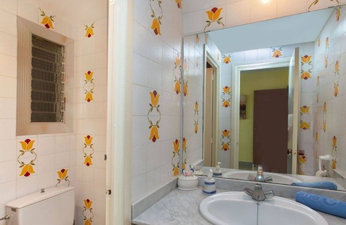 Tossa de Mar Apartment | Cosy apartment for 6 guests with WIFI, pool, TV and terrace