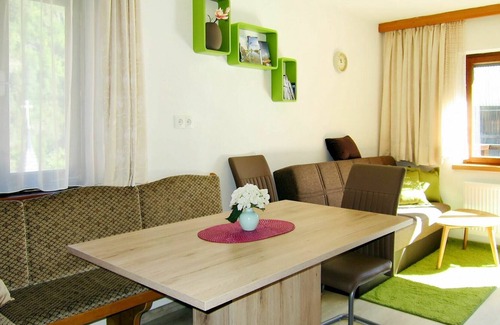 Sautens Apartment | Cosy apartment for 6 guests with WIFI, TV, terrace, pets allowed and parking