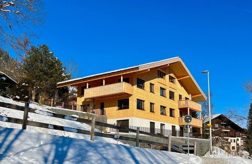 Zweisimmen Apartment | Cosy apartment for 6 people with WIFI, TV and balcony