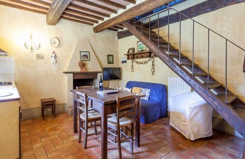 Monteleone d'Orvieto Apartment | Cosy apartment for 4 guests with pool, WIFI