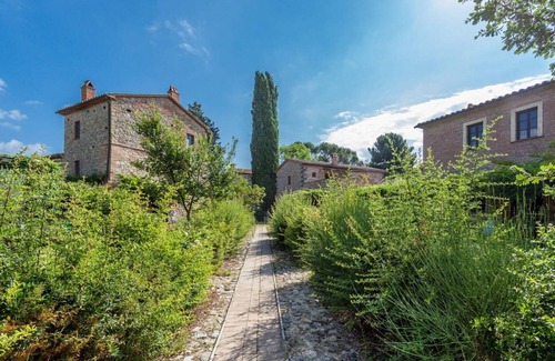Monteleone d'Orvieto Apartment | Cosy apartment for 4 guests with pool, WIFI