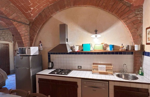 Monteleone d'Orvieto Apartment | Cosy apartment for 6 people with WIFI, pool and TV