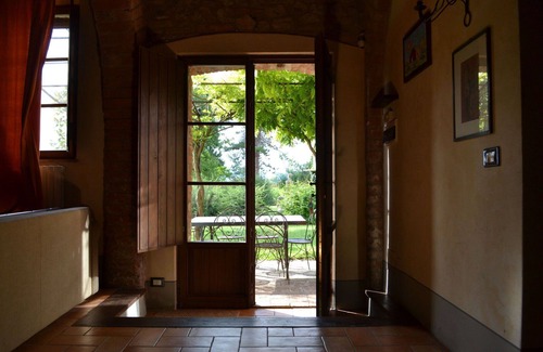 Monteleone d'Orvieto Apartment | Cosy apartment for 6 people with WIFI, pool and TV
