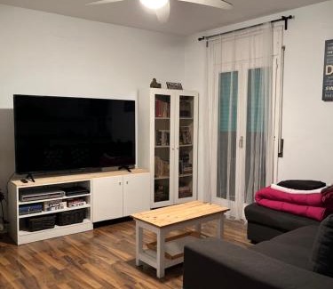 Angles Apartment | Cosy apartment in old part of millennial village
