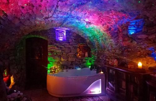 Saint-Nicolas Apartment | Cosy Apartment in Saint Nicolas, 40 m², fireplace and garden