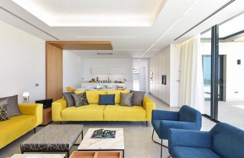 Salobre Villa | Cosy apartment in villa for 12 people with A/C, WIFI, private pool, TV, terrace and pets allowed