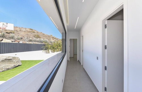 Salobre Villa | Cosy apartment in villa for 12 people with A/C, WIFI, private pool, TV, terrace and pets allowed