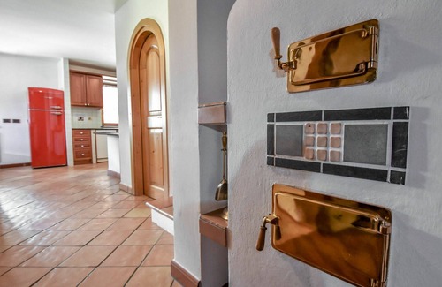 Penia House | Cosy apartment in villa for 8 guests with WIFI, TV, balcony, pets allowed and parking