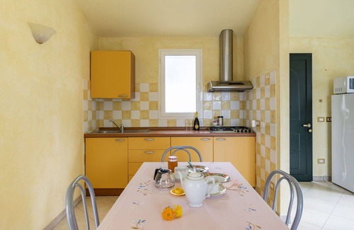 Costa dʼOneglia Villa | Cosy apartment in villa for 4 people with A/C, WIFI, patio and pets allowed