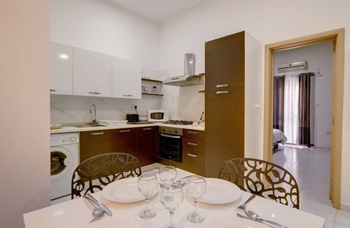 Gzira Apartment | Cosy Apartment Steps From the Promenade