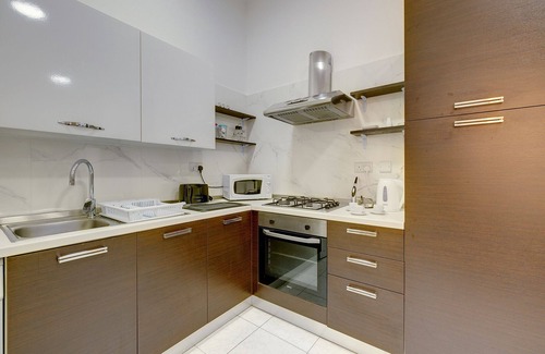 Gzira Apartment | Cosy Apartment Steps From the Promenade