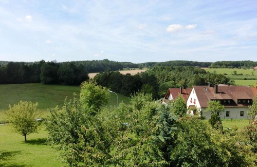 Goessweinstein Apartment | Cosy apartment with terrace and garden access in a quiet wooded area