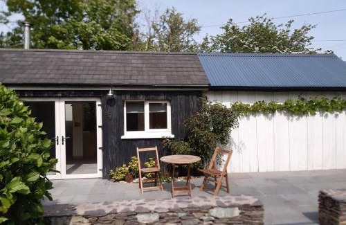 Skibbereen Ski Chalet | Cosy Cabin near Lough Hyne