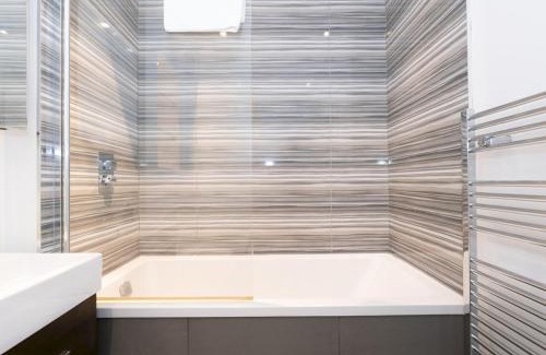 Twickenham Riverside Apartment | Cosy Central Stylish Apartment in Twickenham Pass the Keys