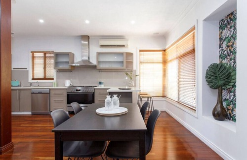 Coolbellup House | Cosy Cottage Coolbellup