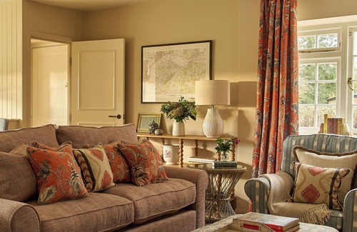 Lower Froyle Cottage | Cosy Cottage