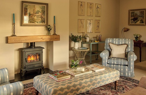 Lower Froyle Cottage | Cosy Cottage