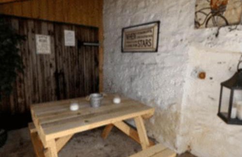 Fivelanes House | Cosy Cottage Real Fire Nearby Pub Garden Parking