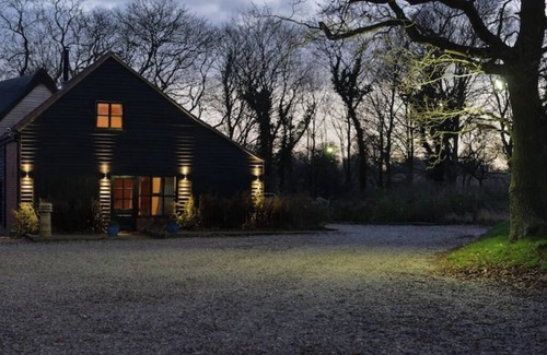 Farningham House | Cosy family friendly barn near Southwold