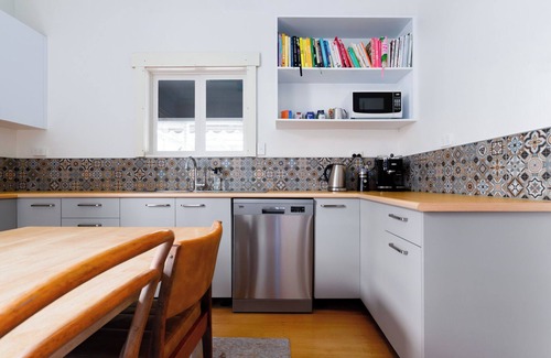 Invermay House | Cosy Goderich Retreat