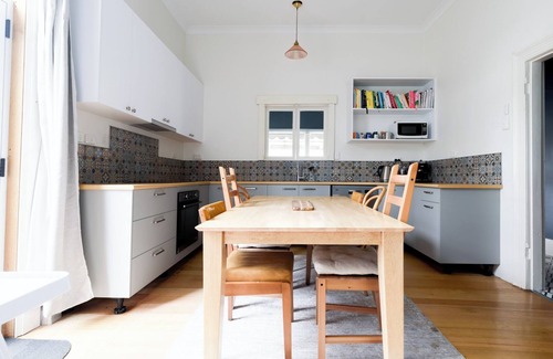 Invermay House | Cosy Goderich Retreat