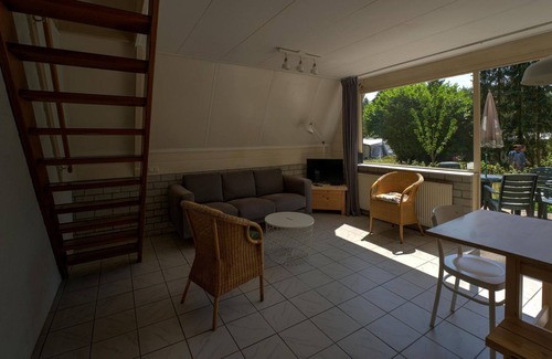 Eerbeek House | Cosy holiday home in Eerbeek with balcony/terrace