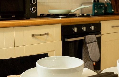 Warwick House | Cosy Home in Central Warwick