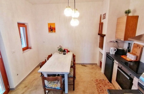 Castilenti House | Cosy house in a small borgo surrounded by Italian olive orchards w mountain view