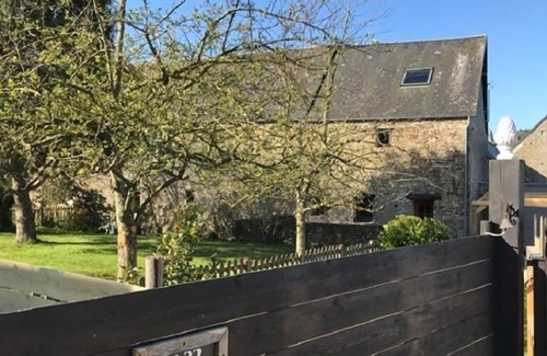 Dragey-Ronthon Cottage | Cosy house in the Bay of Mont St Michel, bicycles available, beach 2.7 km away.